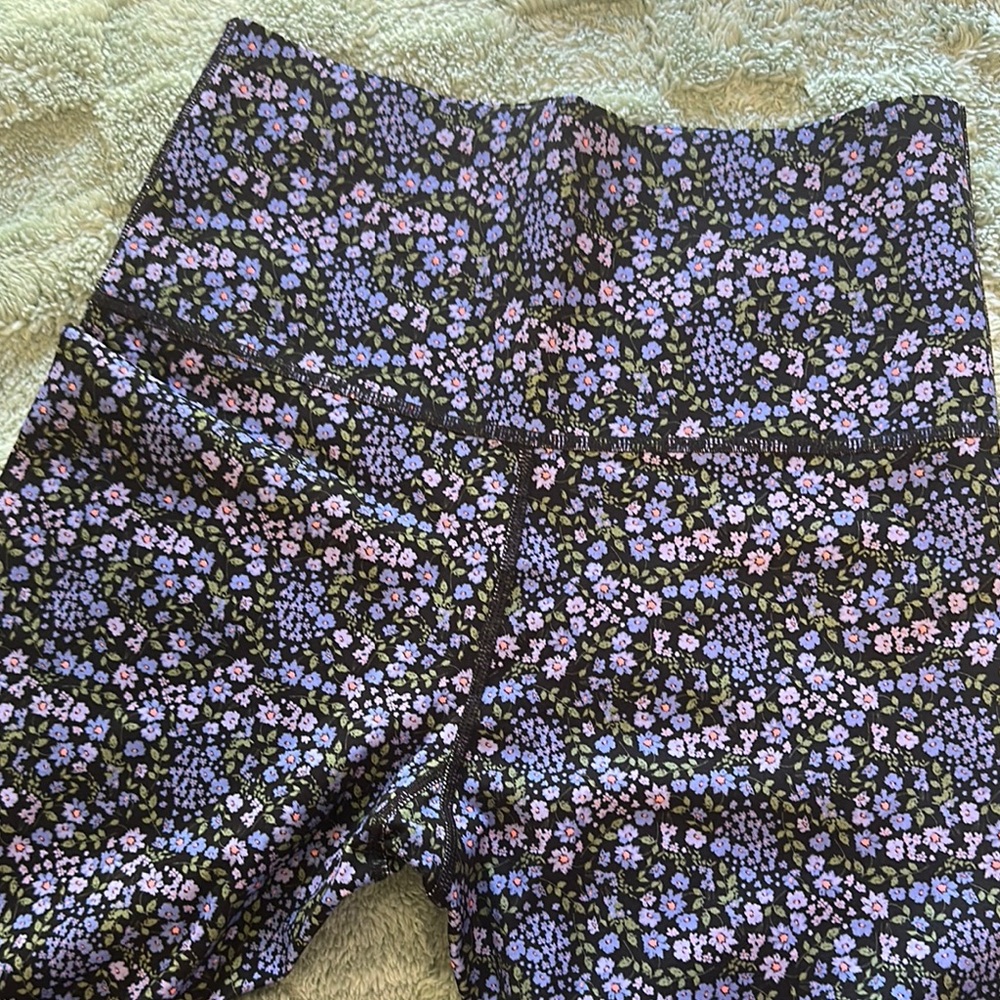 Knix‎ HiTouch High Rise Leggings in Garden Daze - Picture 5 of 6